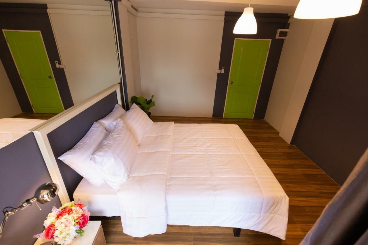 Mango 10 House Hotel Bangkok Exterior photo